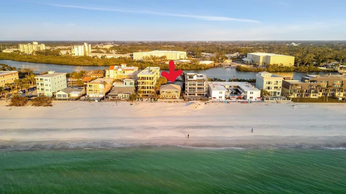 Stones Throw Beachside Bungalow #1 On The Beach Clearwater Beach Extérieur photo