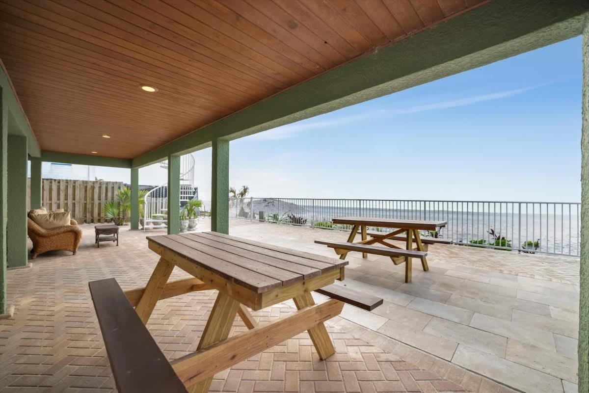 Stones Throw Beachside Bungalow #1 On The Beach Clearwater Beach Extérieur photo
