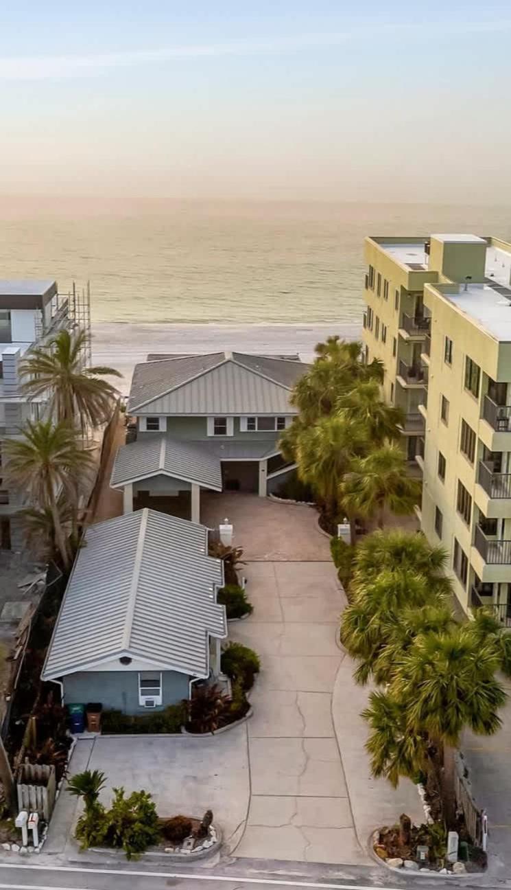 Stones Throw Beachside Bungalow #1 On The Beach Clearwater Beach Extérieur photo